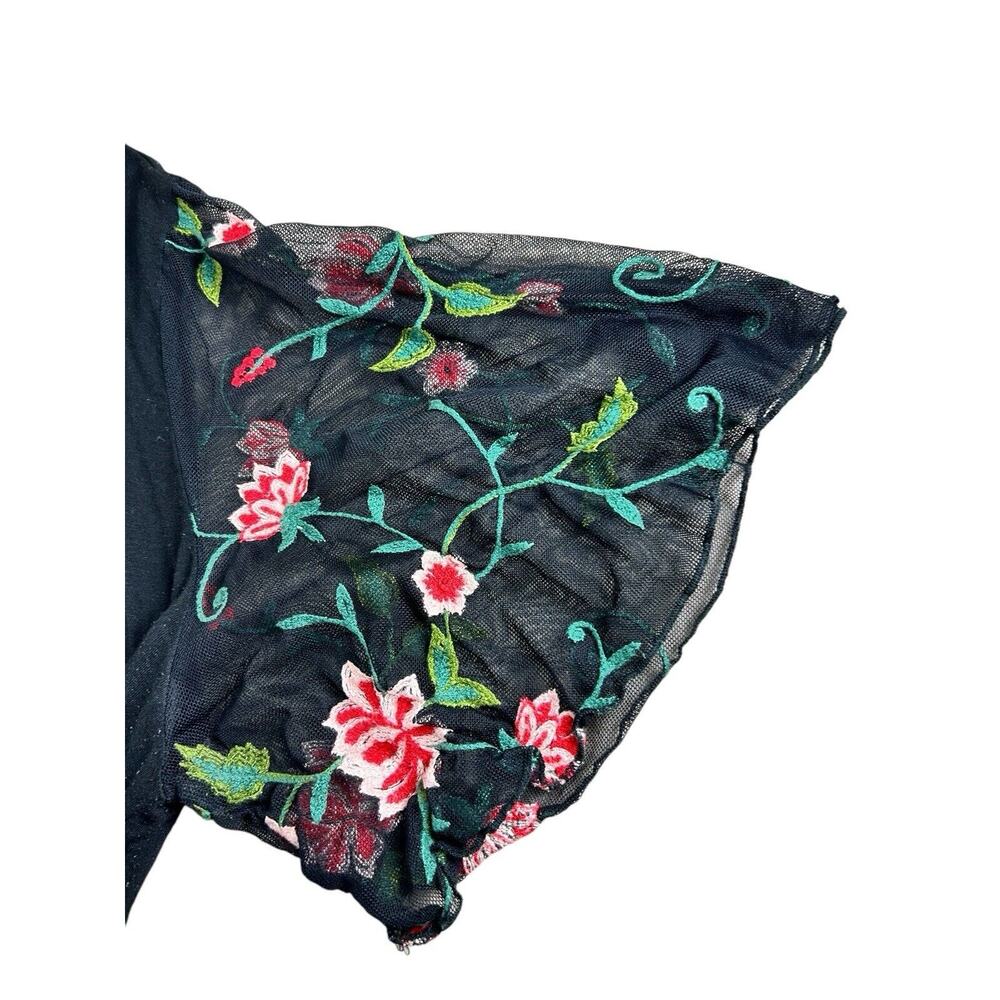 Kim & Cami Black Blouse Sz 1X Embroidered Floral Flutter Short Sleeves Top - Picture 4 of 5